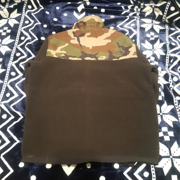 ⛔SOLD⛔Men's North Face Zip Up Sweater - Picture 2 of 7